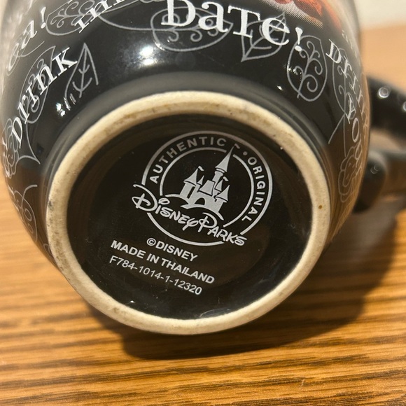 Disney Black and White Ceramic Mug with Vintage Design - Picture 10 of 11